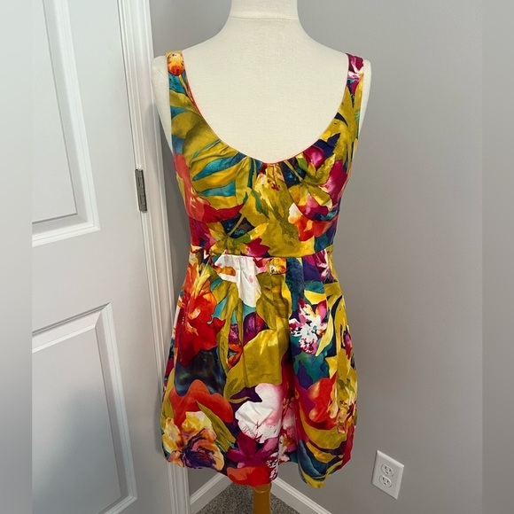 Ronni Nicole Floral Sleeveless Mini dress Sz 6 - Picture 1 of 4